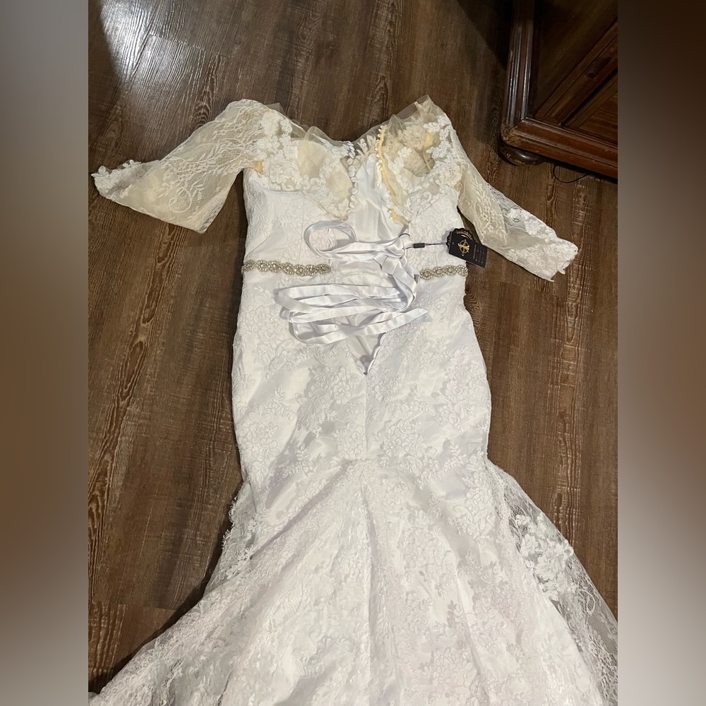 Clothfun wedding dress. Size 12. White - Picture 6 of 8